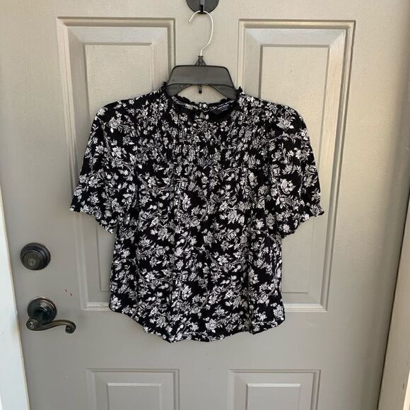 Lucky Brand Black & White Floral Top size XS - Picture 4 of 4